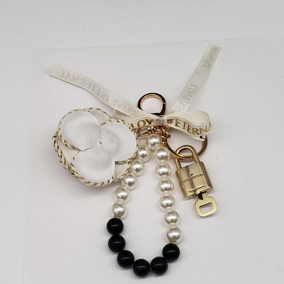 Authentic Louis Vuitton Lock & Key with unbranded Bagcharm, Keycharm, Keychain - Picture 7 of 7
